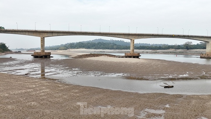 Da River sees record-low water level - 1