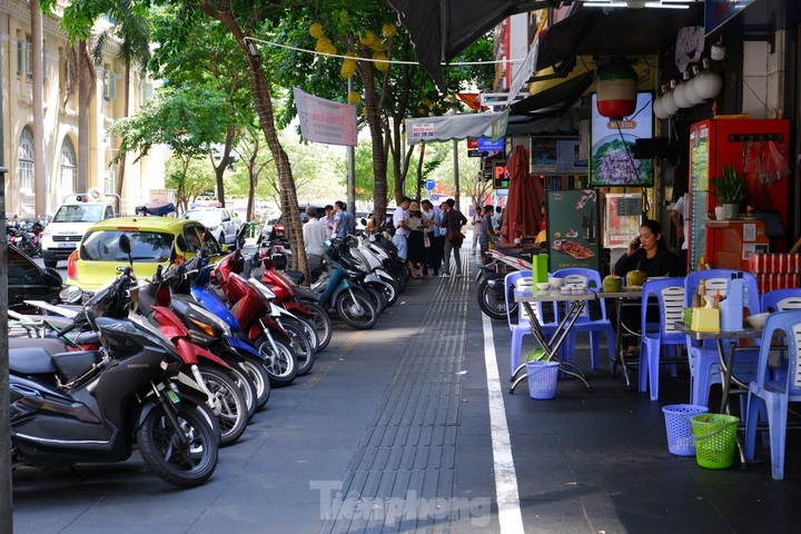 HCM City pilots collecting pavement rental fees - 1 HCM City pilots collecting pavement rental fees - 1