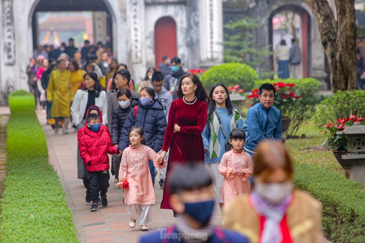 The Temple of Literature crowded on Tet - 3 The Temple of Literature crowded on Tet - 3