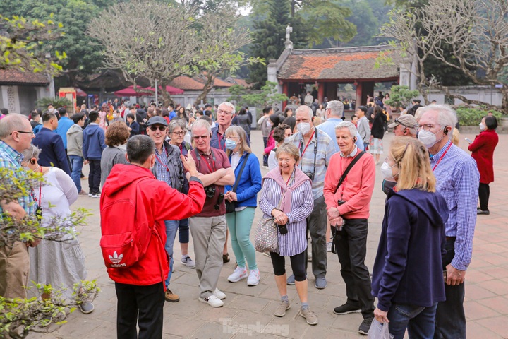 The Temple of Literature crowded on Tet - 5 The Temple of Literature crowded on Tet - 5