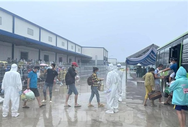 Vietnam’s largest Covid-19 field hospital to be closed soon - 1