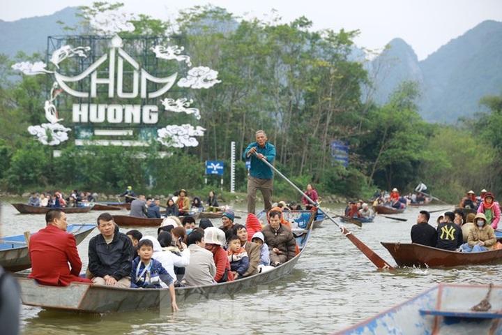 Largest spring festival opens in Hanoi - 1 Largest spring festival opens in Hanoi - 1