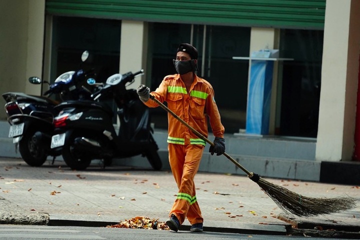 HCM City to supply 13 million face masks for students, workers - 1