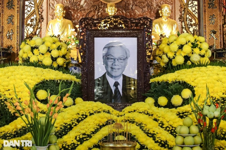 HCM City people mourn the passing of Party General Secretary Nguyen Phu Trong - 1
