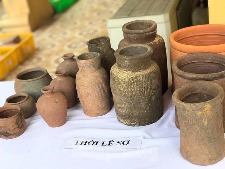 Historical artefacts discovered during Thang Long Citadel excavation - 4