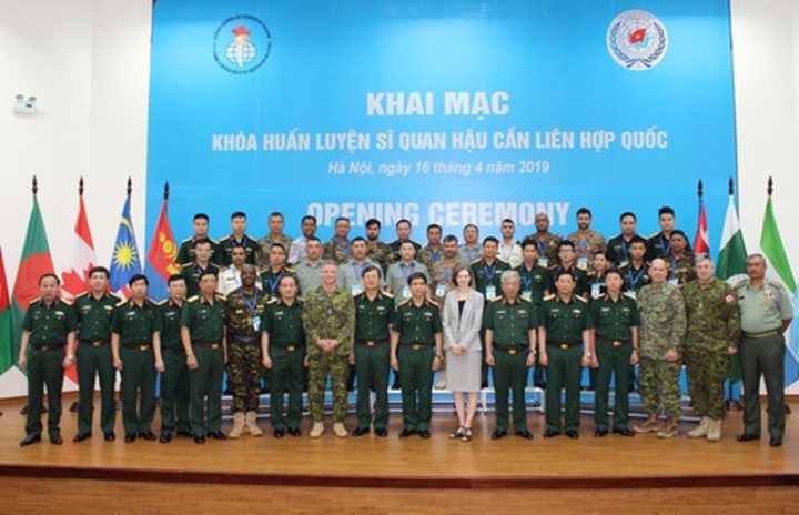 Training course for UN logistics officers opened in Hanoi - 1