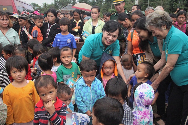 Charity group of former president’s wife supports flood-hit victims - 2