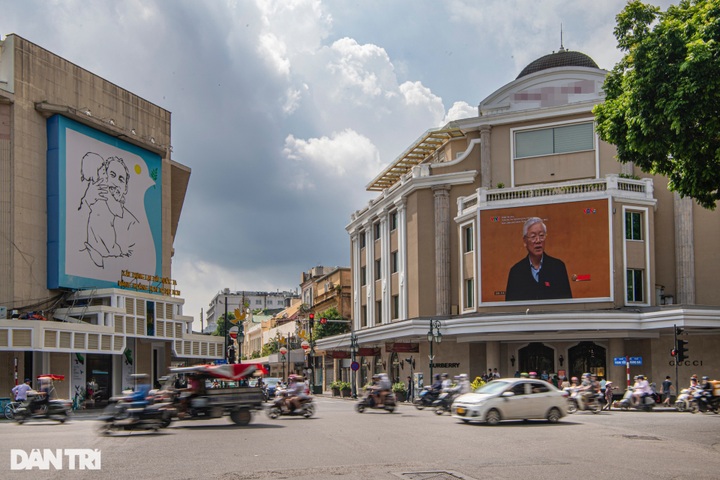 Flags flown at half-mast to honour Party General Secretary Nguyen Phu Trong - 3 Flags flown at half-mast to honour Party General Secretary Nguyen Phu Trong - 3
