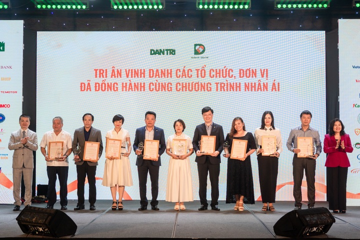 Dantri celebrates charity programme’s 20th anniversary - 4 Dantri celebrates charity programme’s 20th anniversary - 4