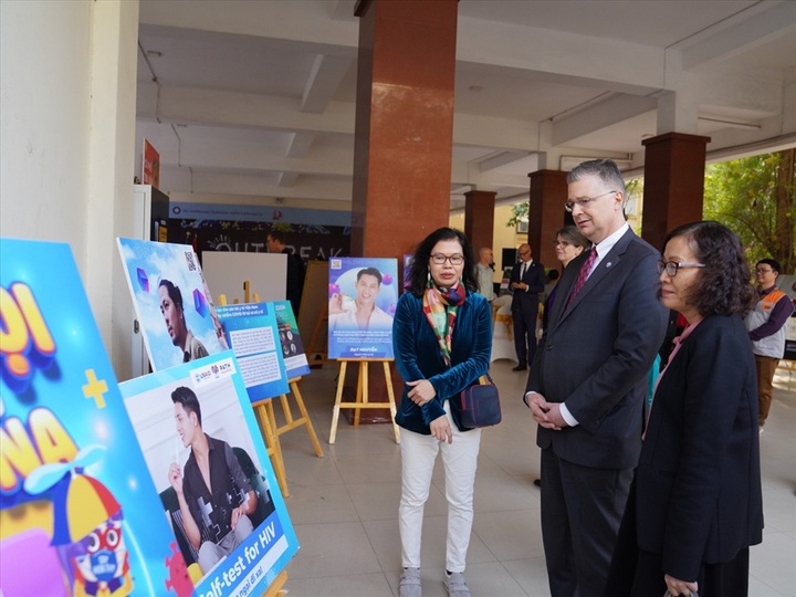 Smithsonian “Outbreak” exhibition spreads to Vietnam - 1 Smithsonian “Outbreak” exhibition spreads to Vietnam - 1