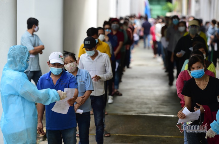 HCM City launches mobile Covid-19 vaccination teams - 2 HCM City launches mobile Covid-19 vaccination teams - 2