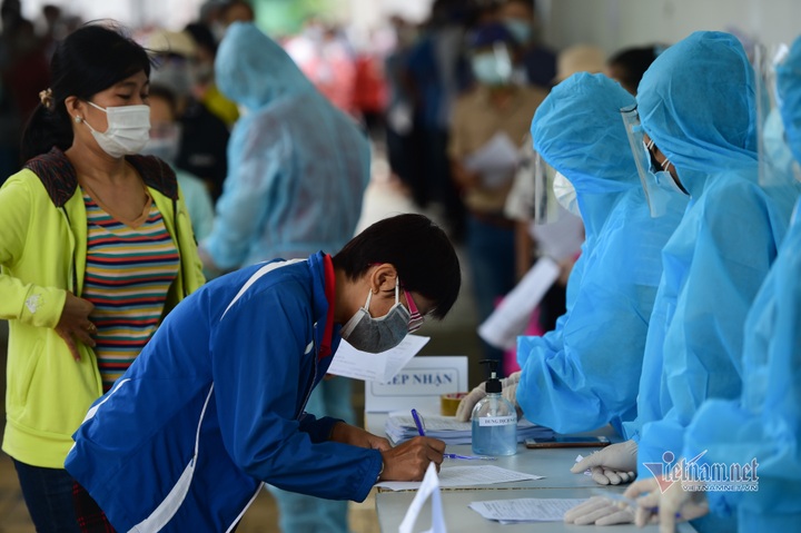 HCM City launches mobile Covid-19 vaccination teams - 4 HCM City launches mobile Covid-19 vaccination teams - 4