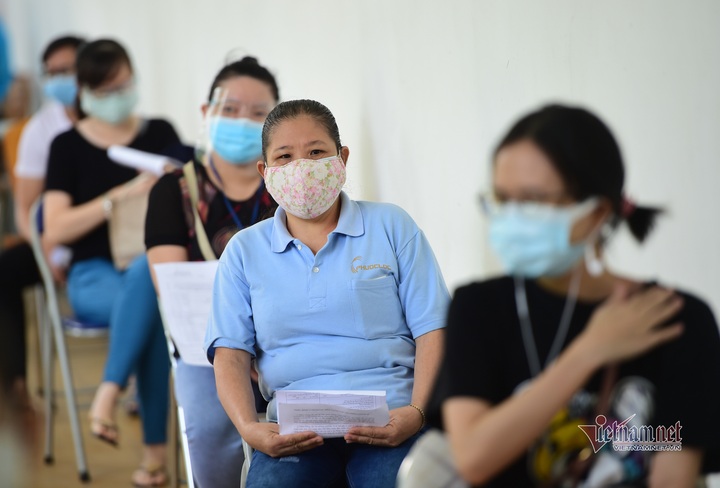 HCM City launches mobile Covid-19 vaccination teams - 3 HCM City launches mobile Covid-19 vaccination teams - 3