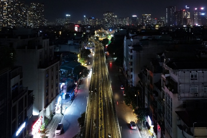 Hanoi street lacks lighting for a decade - 10 Hanoi street lacks lighting for a decade - 10