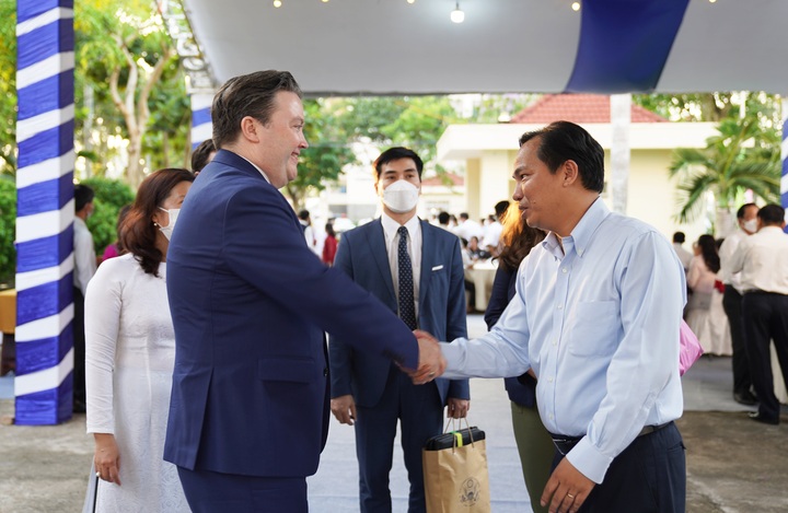 US Ambassador visits Mekong Delta region - 1