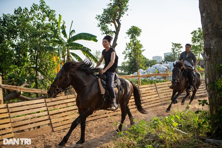 Horseback archery gains popularity among Hanoians - 2