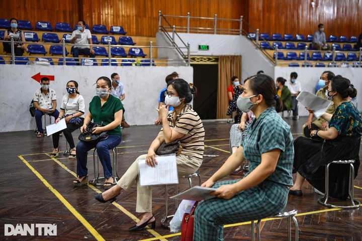 Hanoi applies field hospital-modelled Covid-19 vaccination - 6