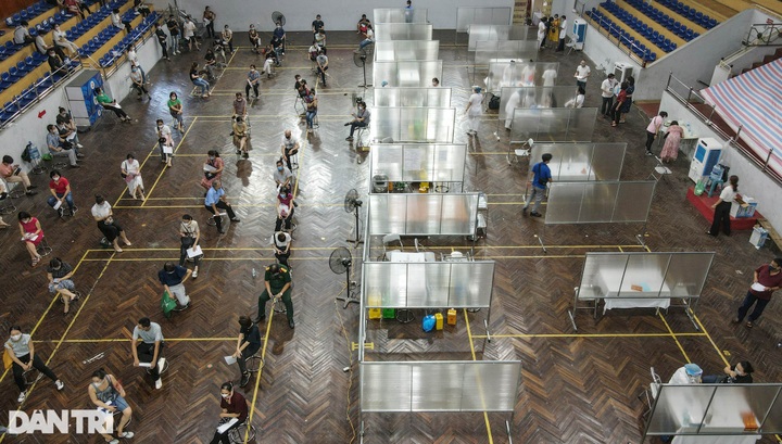 Hanoi applies field hospital-modelled Covid-19 vaccination - 5