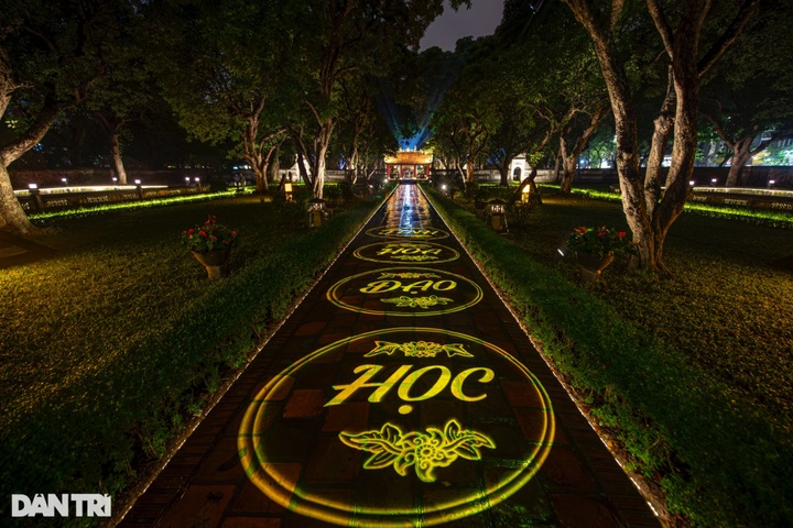 Hanoi launches night tour to Temple of Literature - 1 Hanoi launches night tour to Temple of Literature - 1