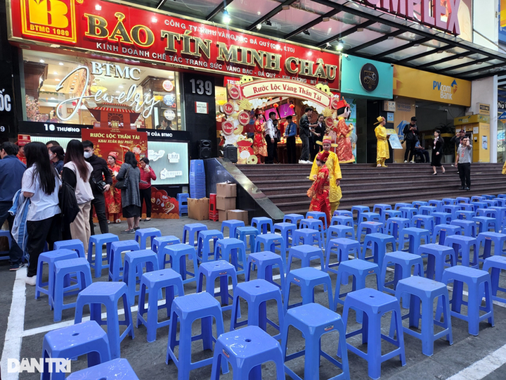 Gold shops see fewer customers this Wealth Day - 2