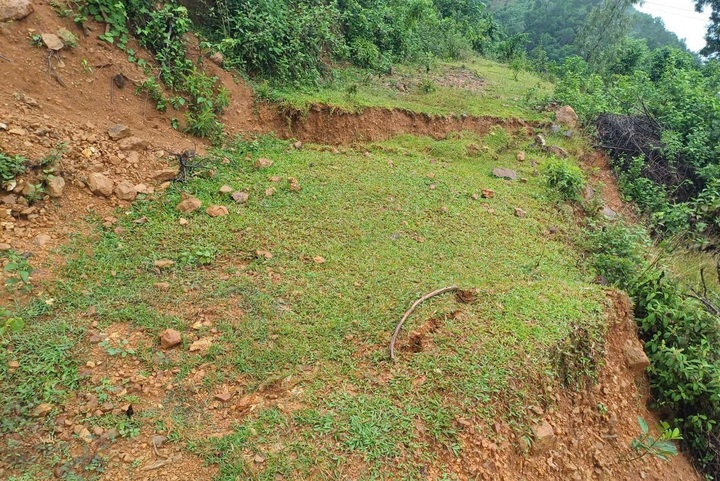 Son La, Hoa Binh evacuate hundreds of households due to landslides - 1 Son La, Hoa Binh evacuate hundreds of households due to landslides - 1