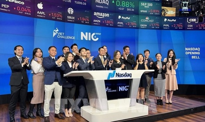 Bell rang at Nasdaq ahead of largest startup contest for overseas Vietnamese - 1