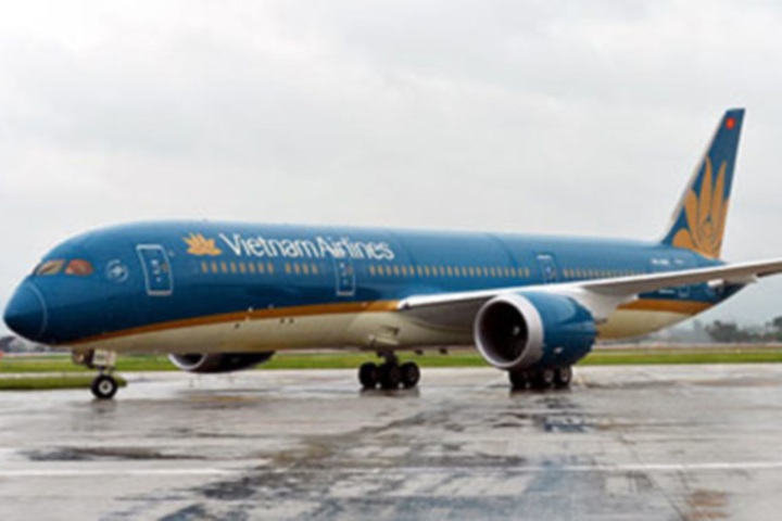 Vietnam Airlines flight returns to Hanoi after technical warning - 1