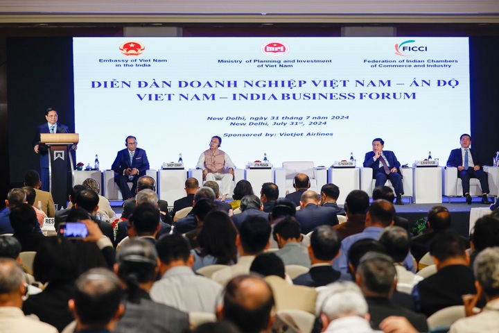 Vietnam and India eye US$20 billion trade target - 1