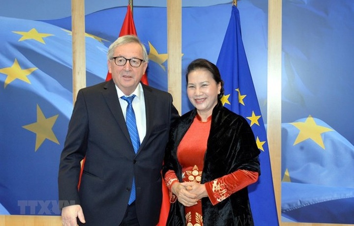 NA Chairwoman, EC President discuss EU-Vietnam FTA - 1