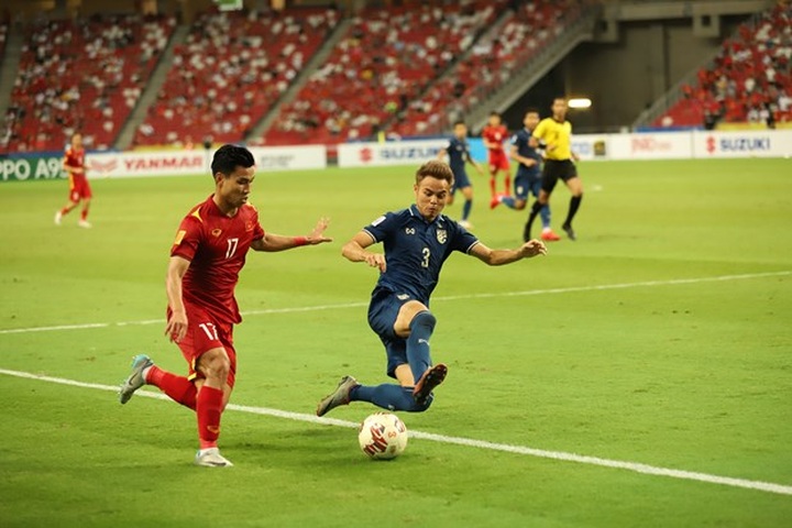 Vietnam lose 0 - 2 to Thailand in first leg of AFF Cup semifinals - 1