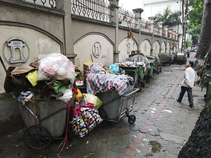 Vietnam steps up fight against pollution in 2020 - 1