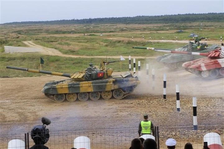 Vietnam triumphs in Tank Biathlon of 2020 Army Games - 1