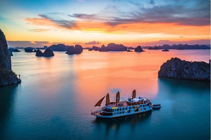 Quang Ninh aims to become international tourism hub - 1 Quang Ninh aims to become international tourism hub - 1