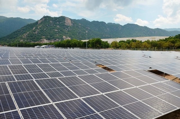 Another solar power plant generates electricity - 1