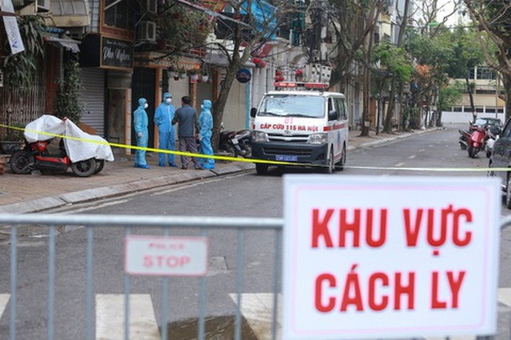 Hanoi locks down more apartment buildings following new Covid-19 cases - 1