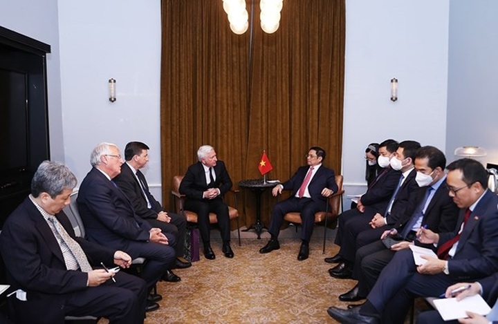 PM Pham Minh Chinh hosts business, university leaders in UK - 1 PM Pham Minh Chinh hosts business, university leaders in UK - 1