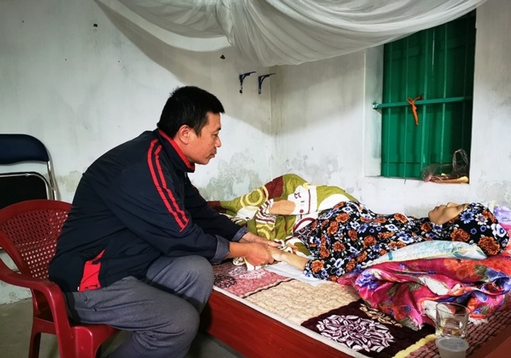 Ill parents call for help for small children - 2 Ill parents call for help for small children - 2