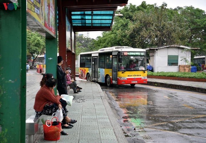 Public buses in Hanoi resume operation - 5