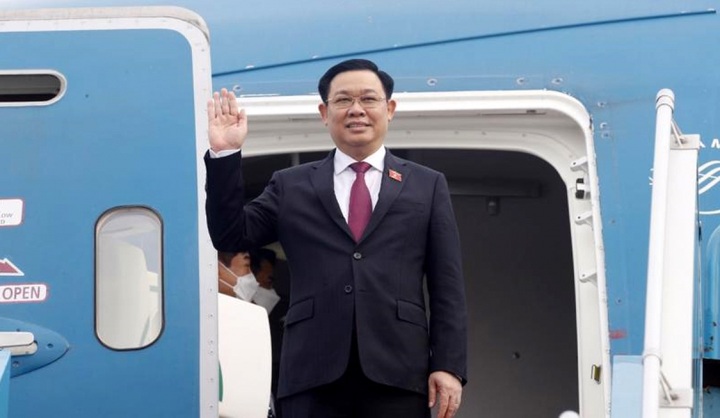 NA Chairman Vuong Dinh Hue begins Laos visit - 1 NA Chairman Vuong Dinh Hue begins Laos visit - 1