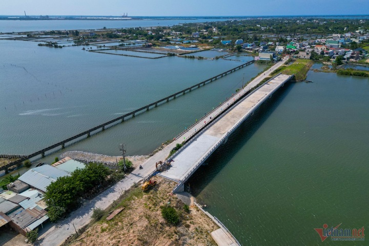 Major Quang Nam bridge projects face slow progress - 1 Major Quang Nam bridge projects face slow progress - 1