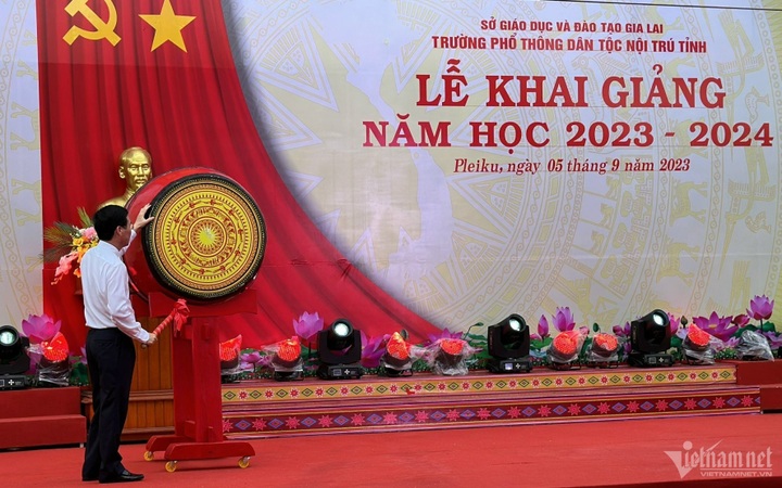 23 million students begin new school year - 6