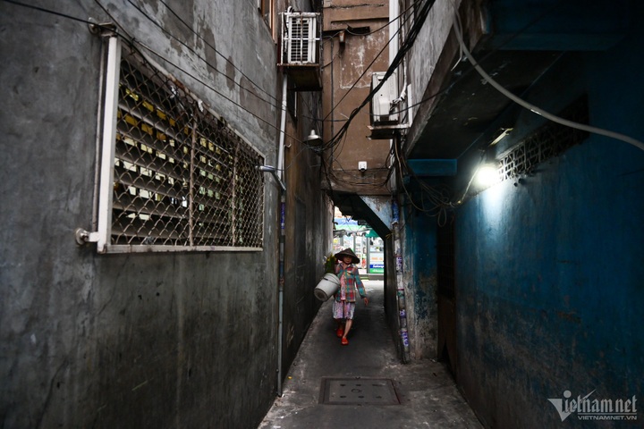 HCM City's densely-populated lanes pose fire risks - 1 HCM City's densely-populated lanes pose fire risks - 1