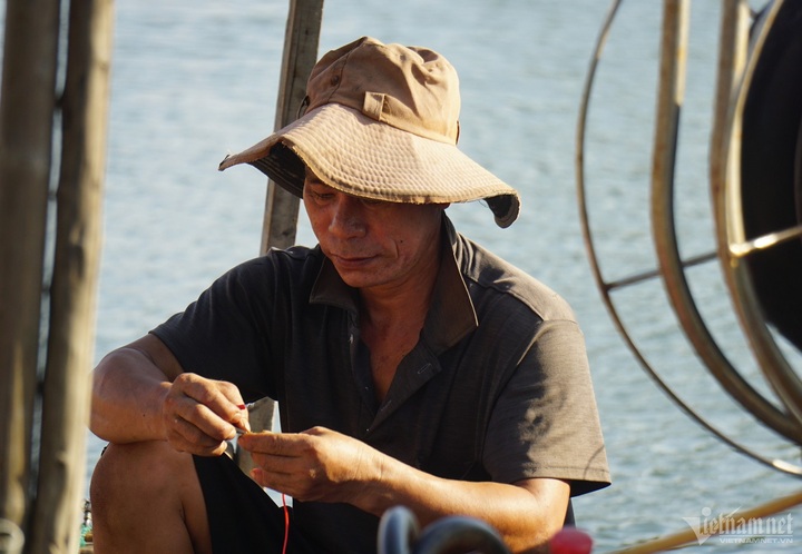 Rubbish covers Danang bay - 7