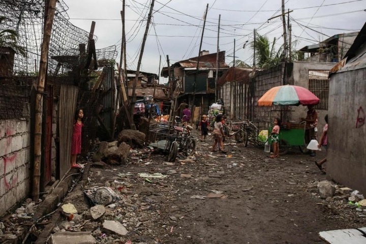 Philippines faces 'learning crisis' after yearlong school shutdown - 1