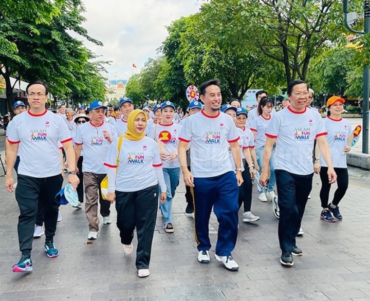 Nearly 1,000 runners partake in ASEAN Fun Walk 2023 in HCM City - 1 Nearly 1,000 runners partake in ASEAN Fun Walk 2023 in HCM City - 1