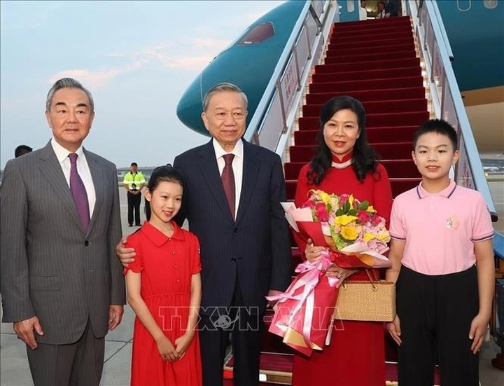 Party General Secretary, State President To Lam arrives in Beijing - 1