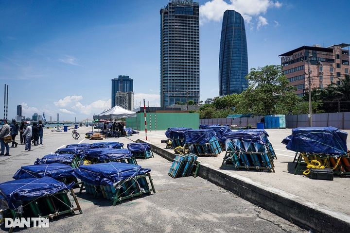 Teams ready for Da Nang International Fireworks Festival opening ceremony - 1