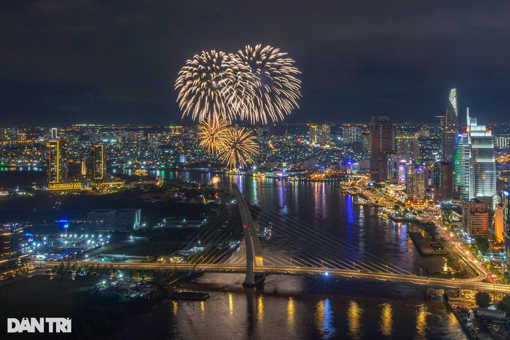 HCM City to hold firework displays to celebrate Reunification Day - 1 HCM City to hold firework displays to celebrate Reunification Day - 1