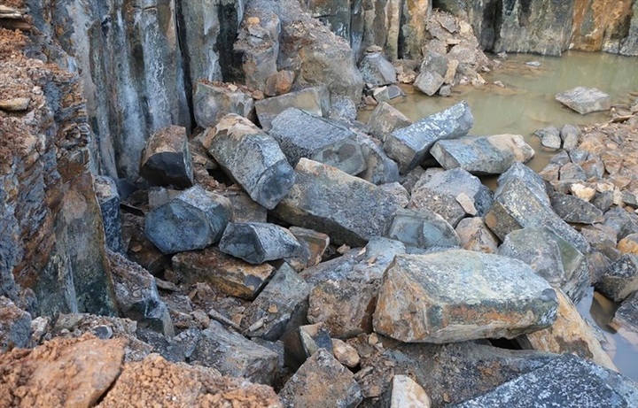 Illegal quarrying reaches alarming levels in Binh Phuoc - 1