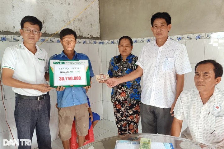 Charity house built for poor family in Bac Lieu - 2